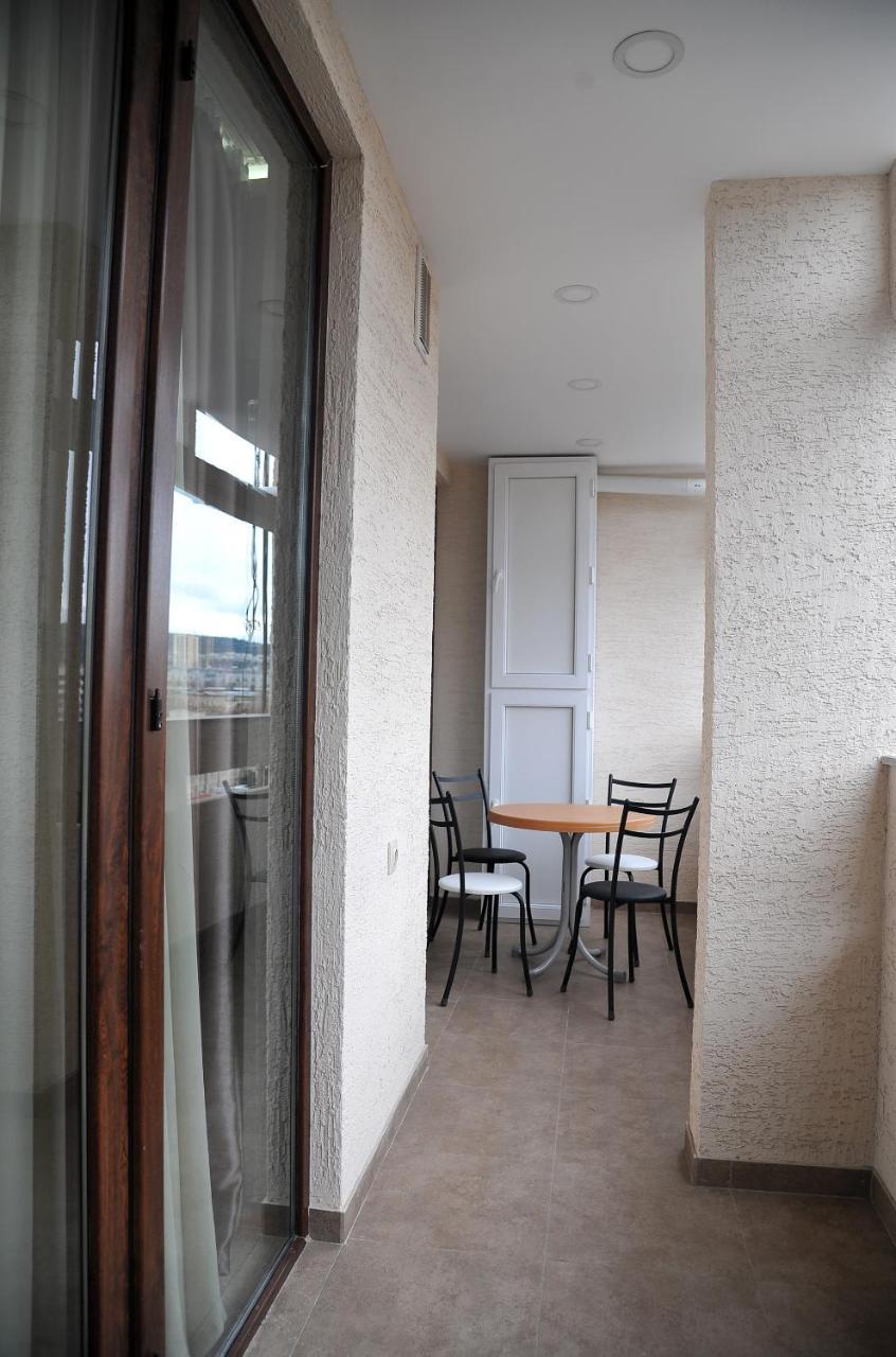 River Side Apartment Tbilisi Esterno foto